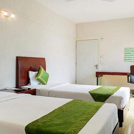Treebo Brooks Manor Hotel Pune Exterior photo