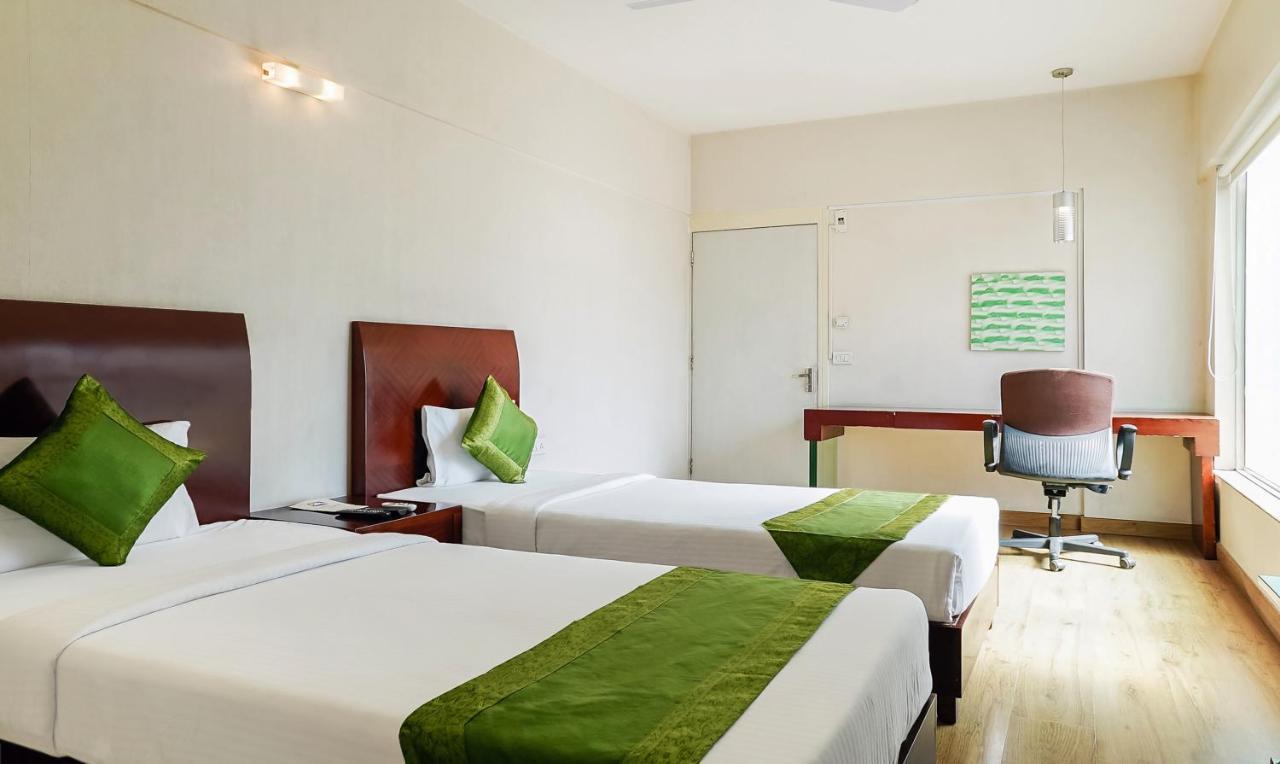 Treebo Brooks Manor Hotel Pune Exterior photo