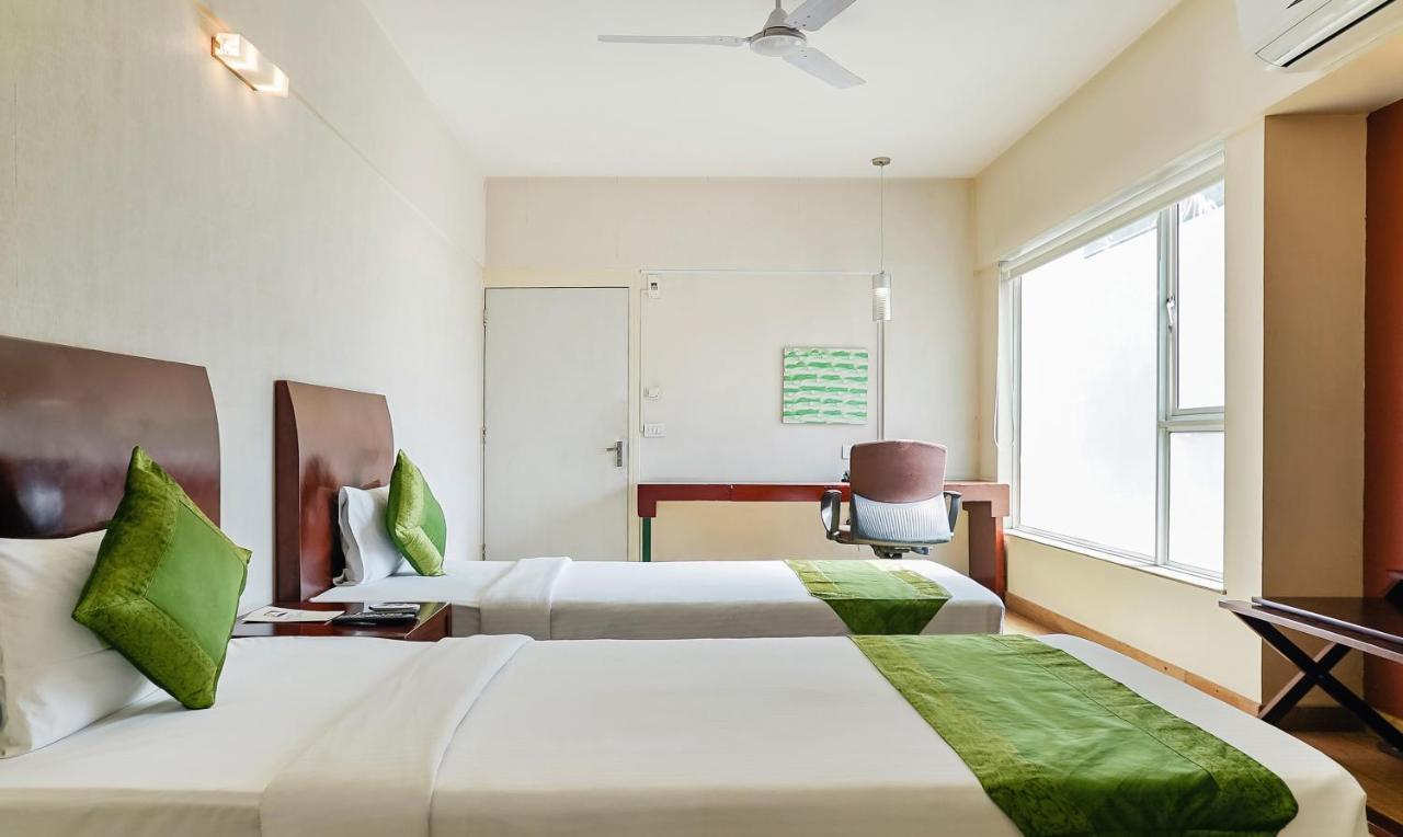 Treebo Brooks Manor Hotel Pune Exterior photo